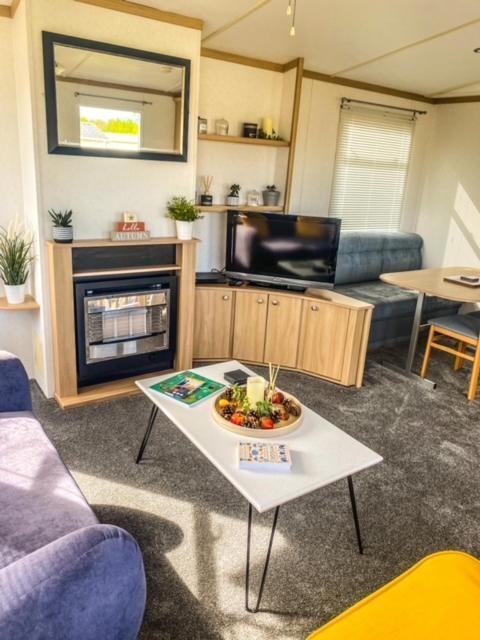 The Hygge Retreat At 7 Lakes Country Park, Lincolnshire Villa Crowle  Ngoại thất bức ảnh